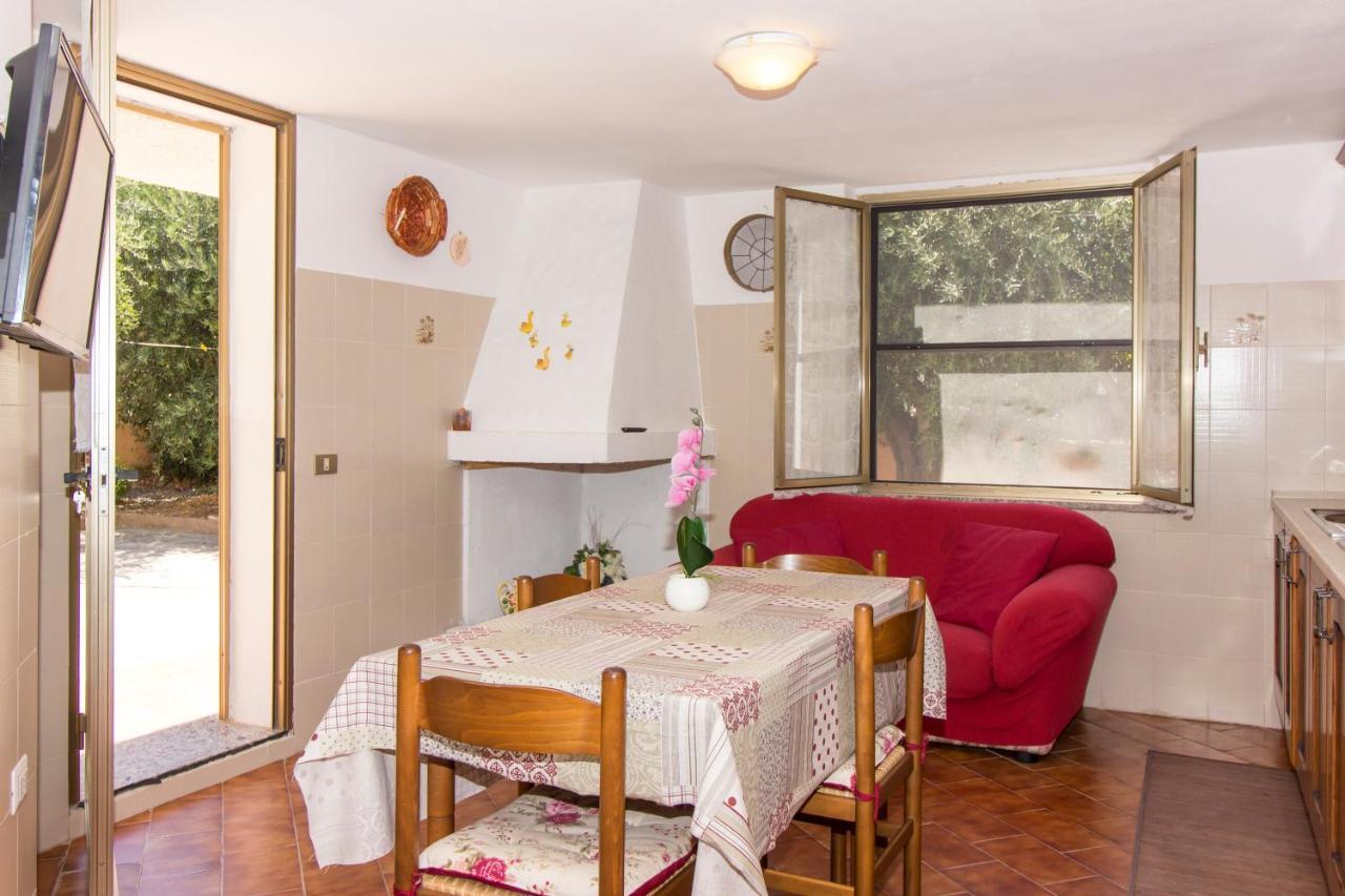 Appartamenti In Villa Con Ampio Giardino Esterno Posada  Zewnętrze zdjęcie