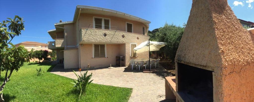 Appartamenti In Villa Con Ampio Giardino Esterno Posada  Zewnętrze zdjęcie
