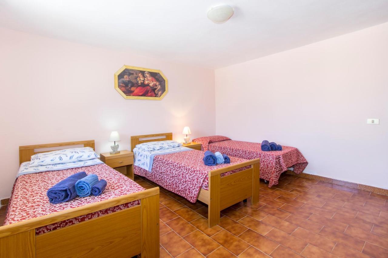 Appartamenti In Villa Con Ampio Giardino Esterno Posada  Zewnętrze zdjęcie