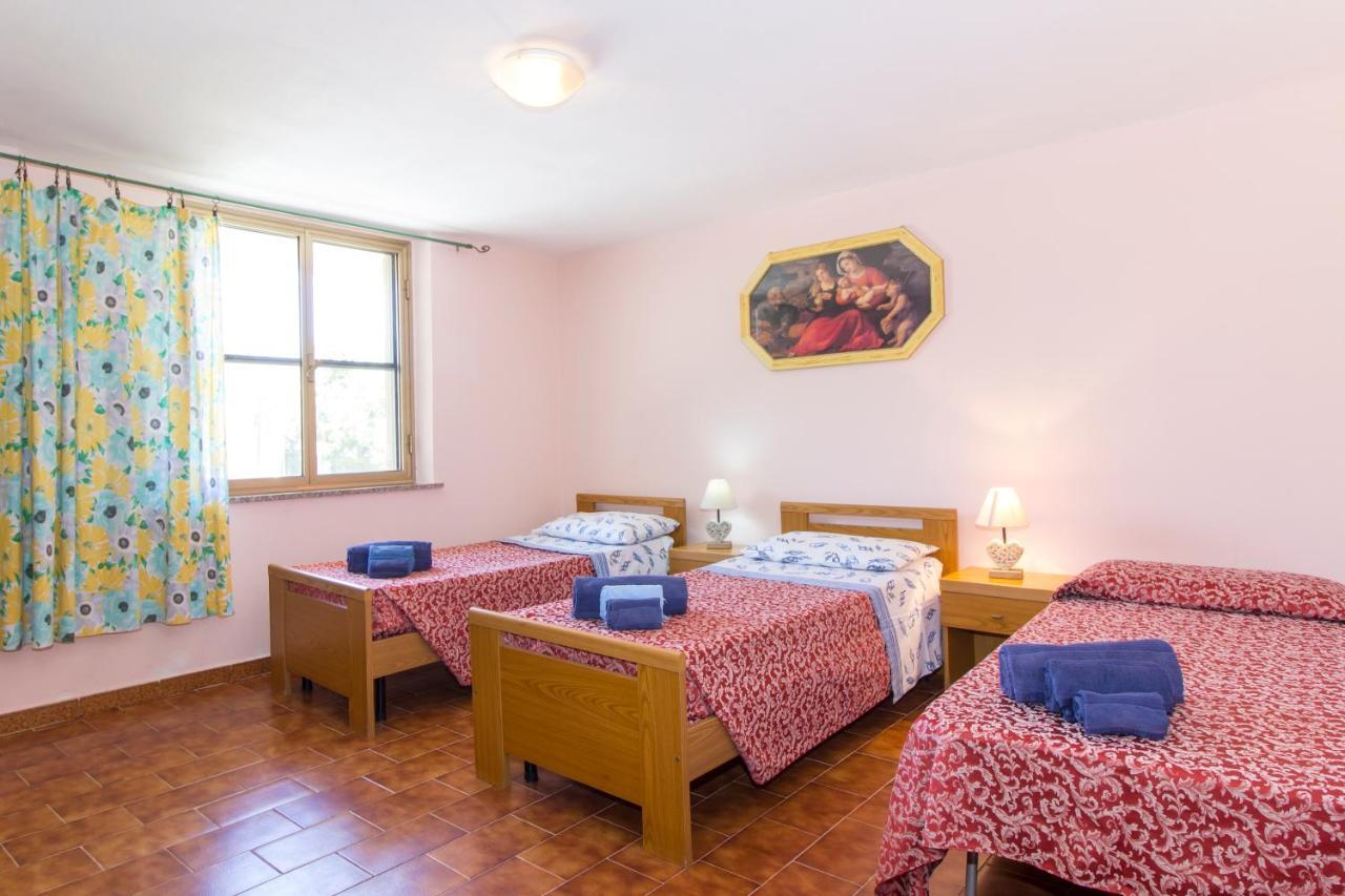 Appartamenti In Villa Con Ampio Giardino Esterno Posada  Zewnętrze zdjęcie