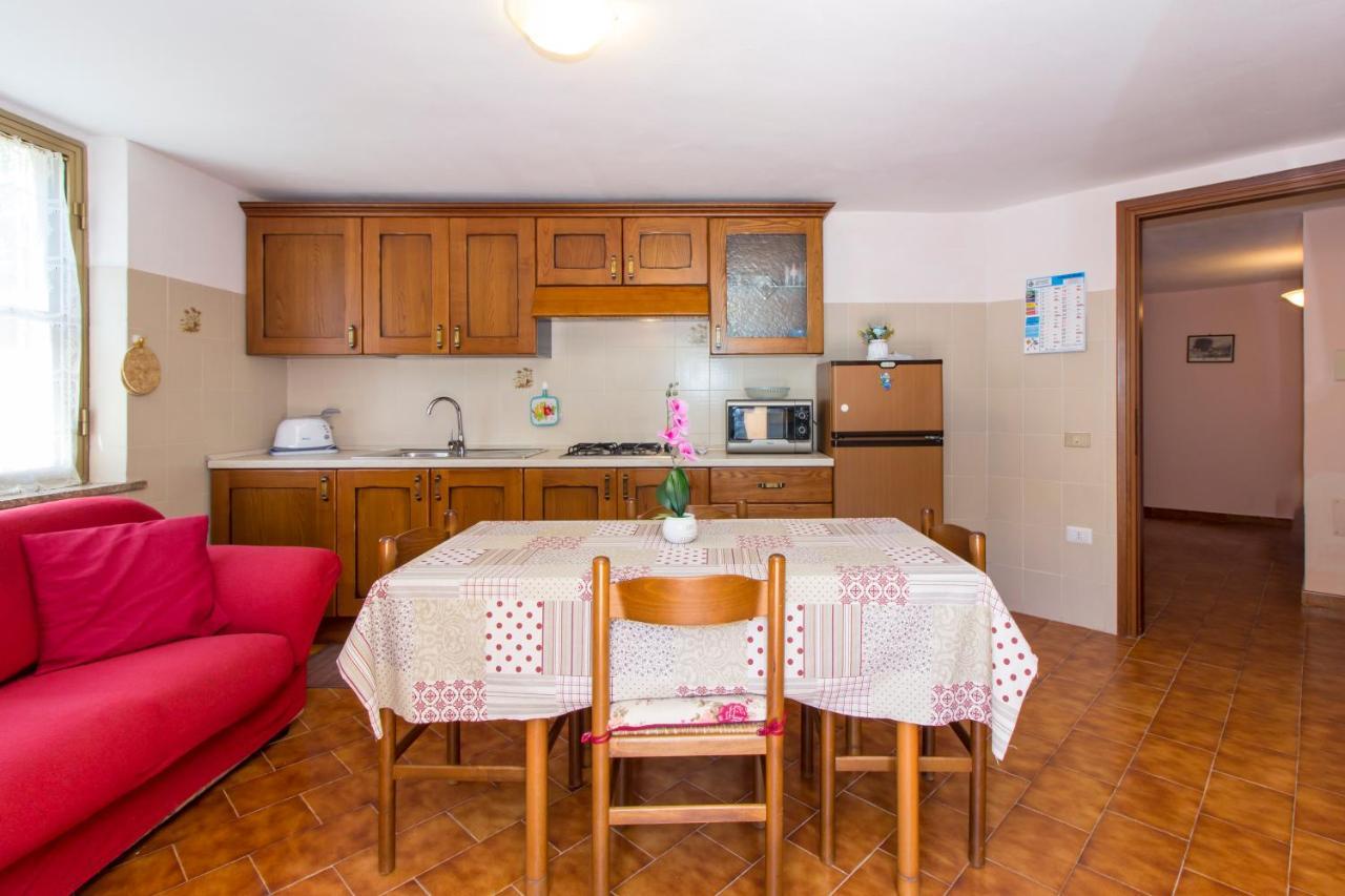 Appartamenti In Villa Con Ampio Giardino Esterno Posada  Zewnętrze zdjęcie