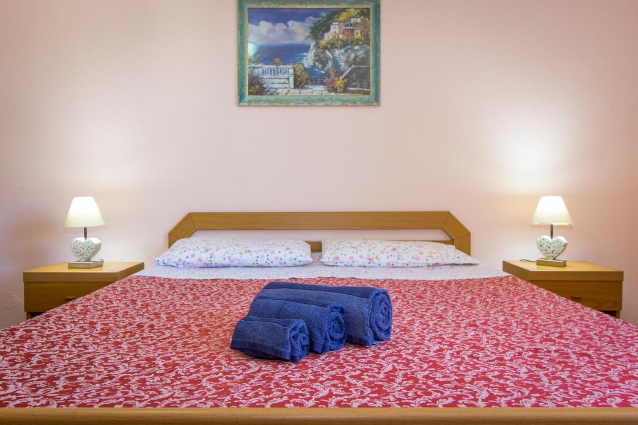 Appartamenti In Villa Con Ampio Giardino Esterno Posada  Zewnętrze zdjęcie