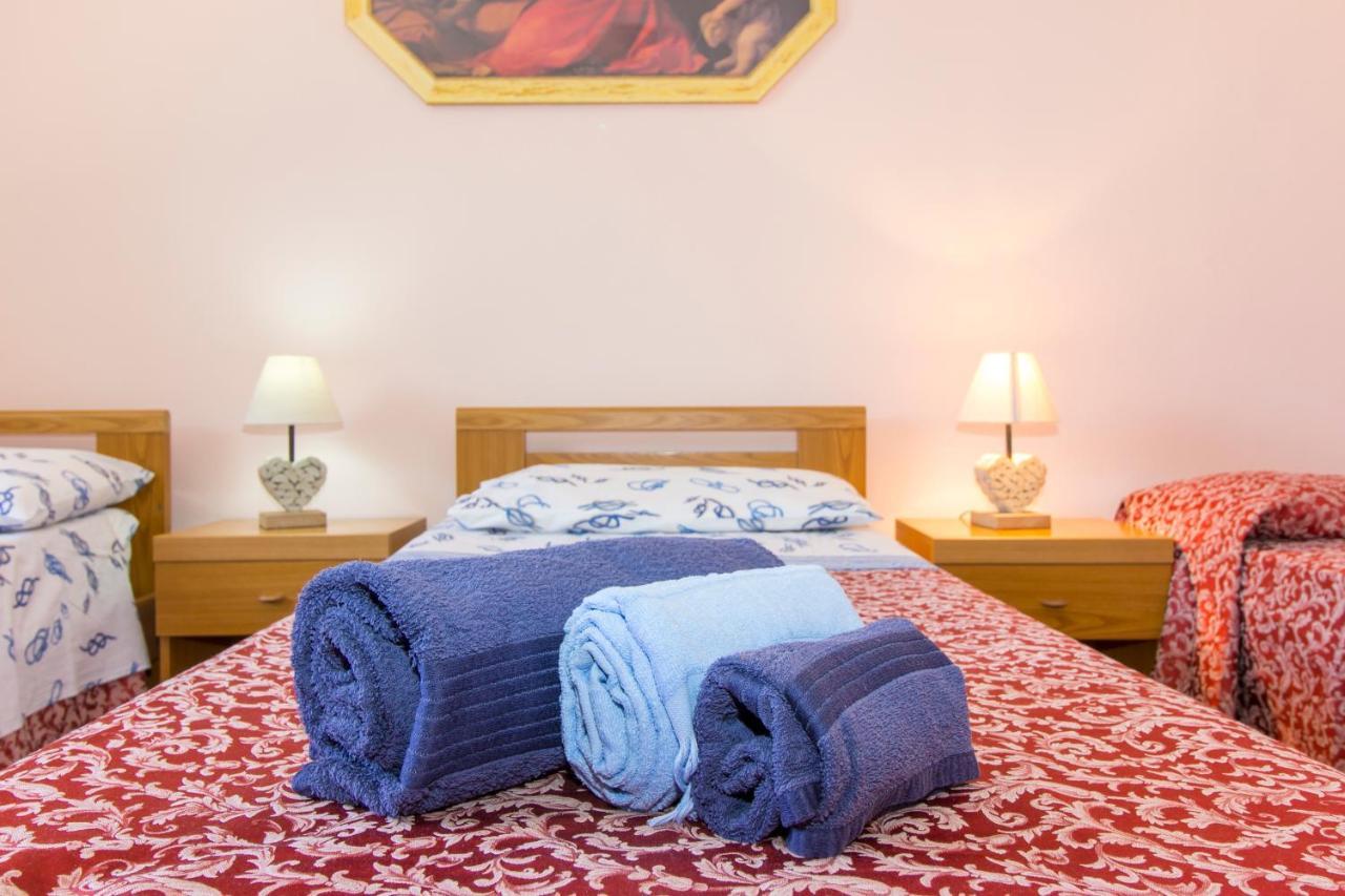 Appartamenti In Villa Con Ampio Giardino Esterno Posada  Zewnętrze zdjęcie