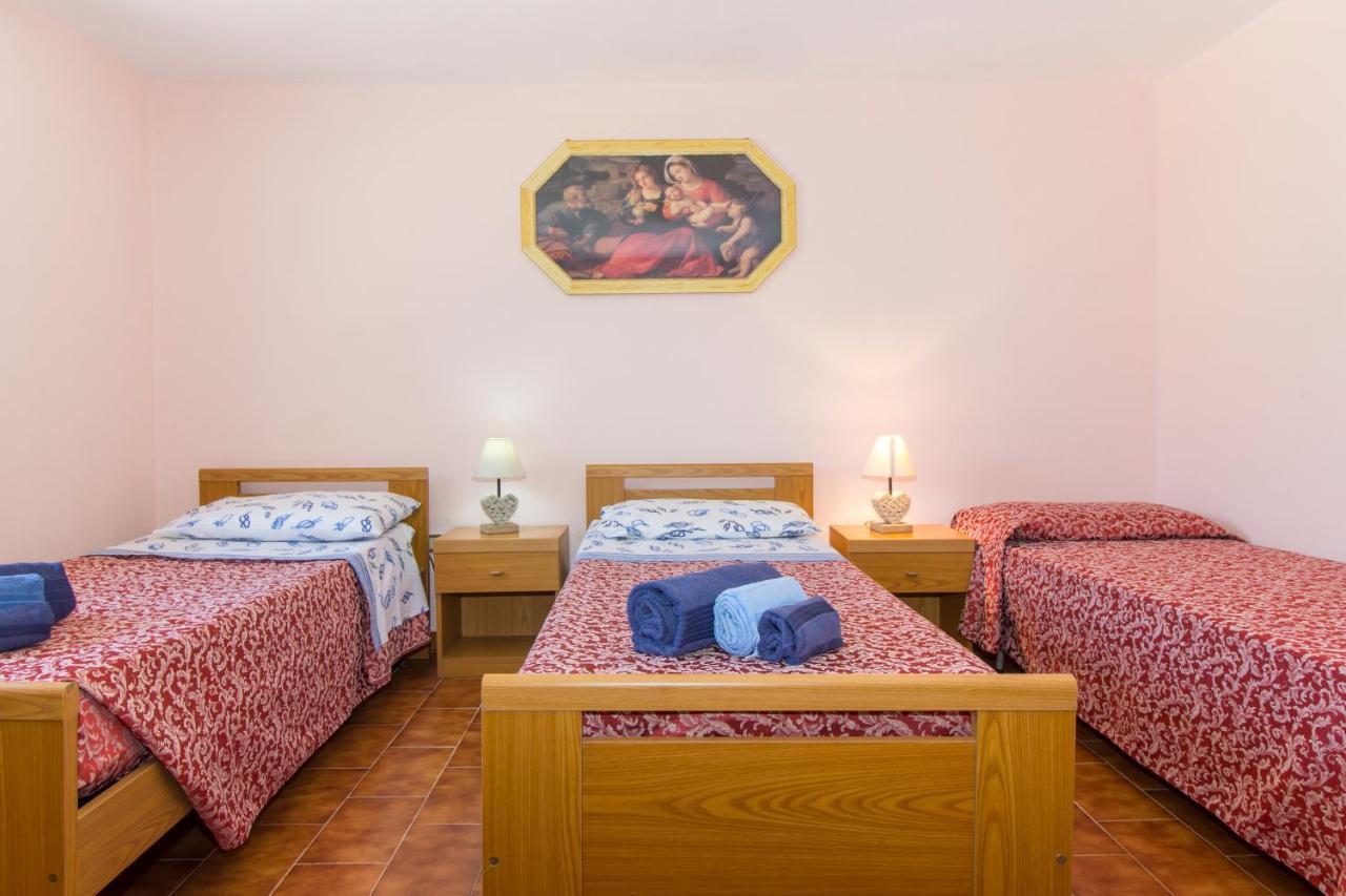 Appartamenti In Villa Con Ampio Giardino Esterno Posada  Zewnętrze zdjęcie