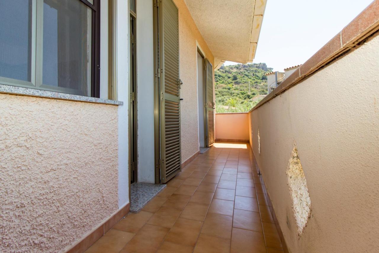 Appartamenti In Villa Con Ampio Giardino Esterno Posada  Zewnętrze zdjęcie