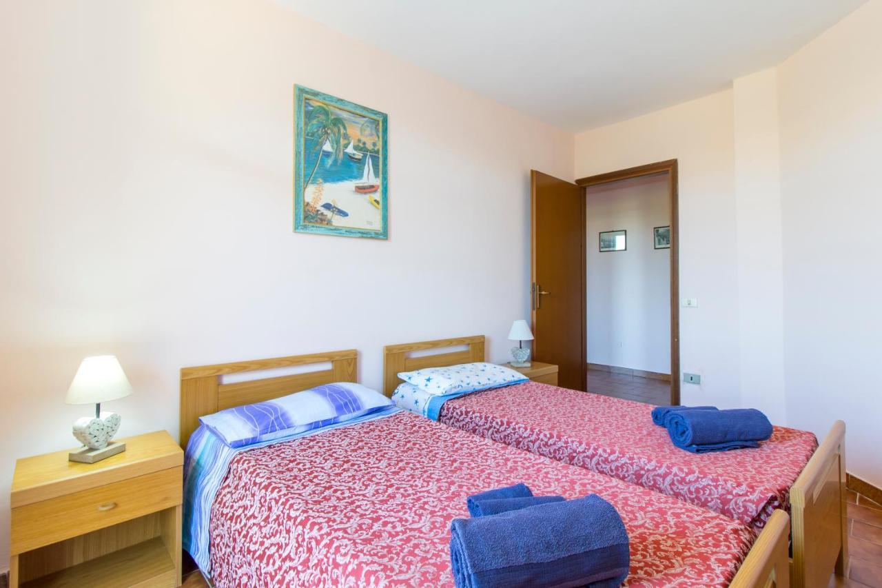 Appartamenti In Villa Con Ampio Giardino Esterno Posada  Zewnętrze zdjęcie