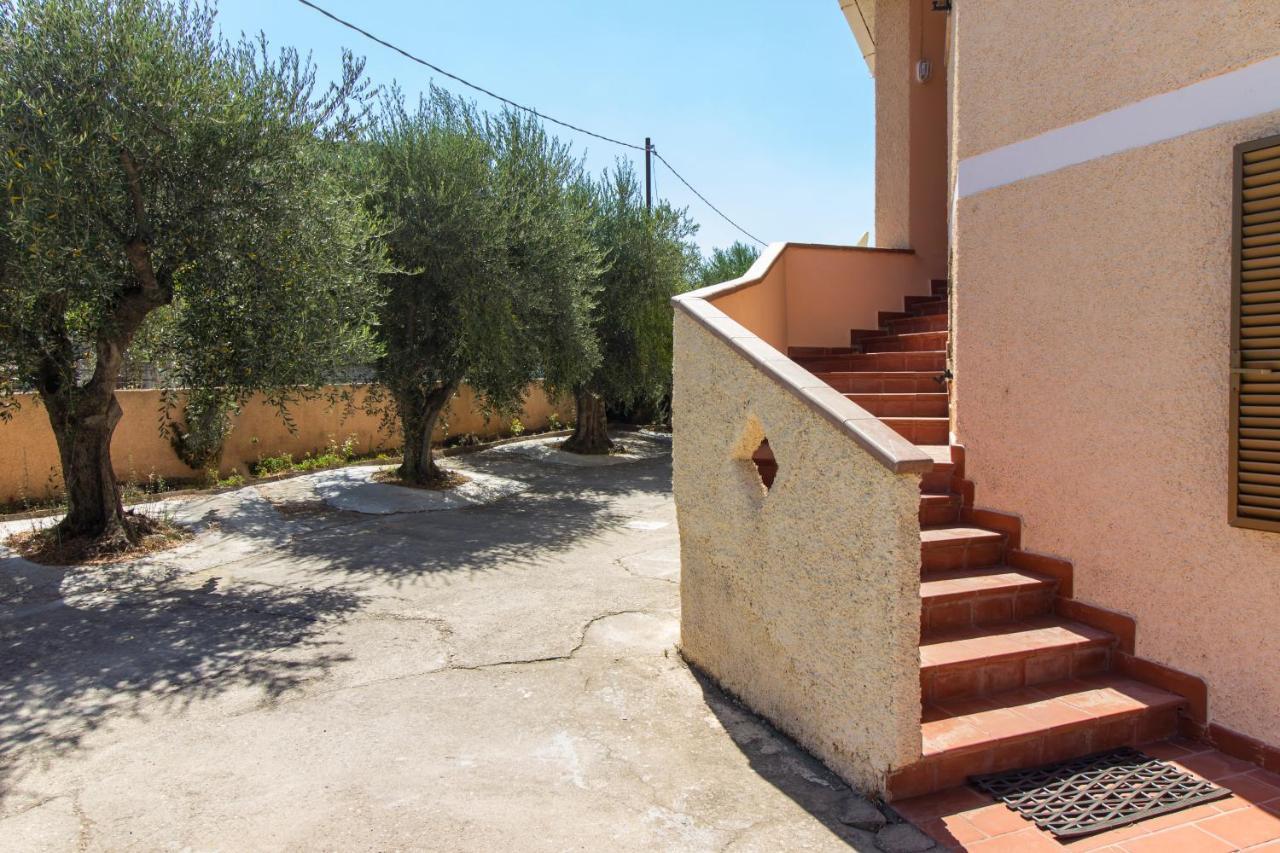 Appartamenti In Villa Con Ampio Giardino Esterno Posada  Zewnętrze zdjęcie