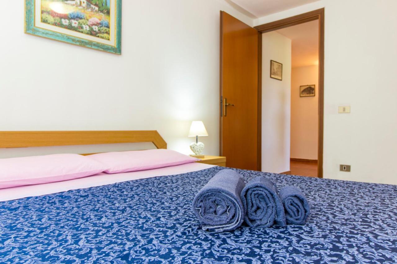 Appartamenti In Villa Con Ampio Giardino Esterno Posada  Zewnętrze zdjęcie